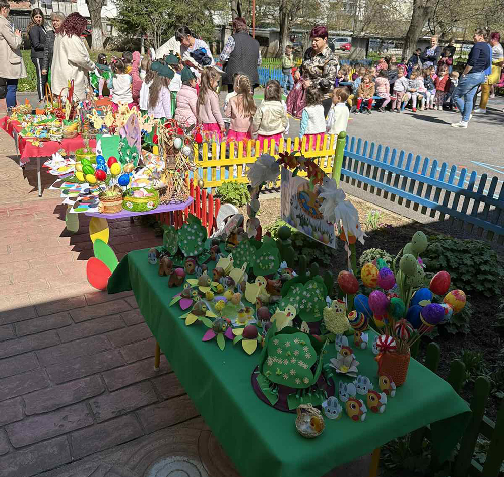 Великденска изложба на децата от детска градина "Еделвайс" - Етрополе